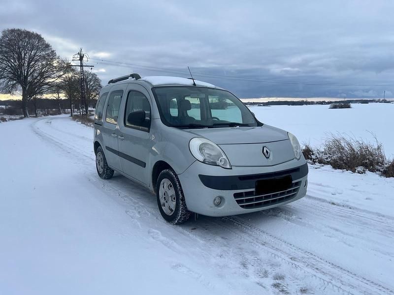 Gebraucht Renault Kangoo 106 PS (77 kW) 2013 Silber Van / Kleinbus
