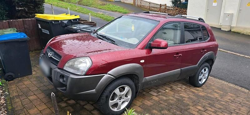 Gebraucht Hyundai Tucson 141 PS (103 kW) 2005 Rot SUV