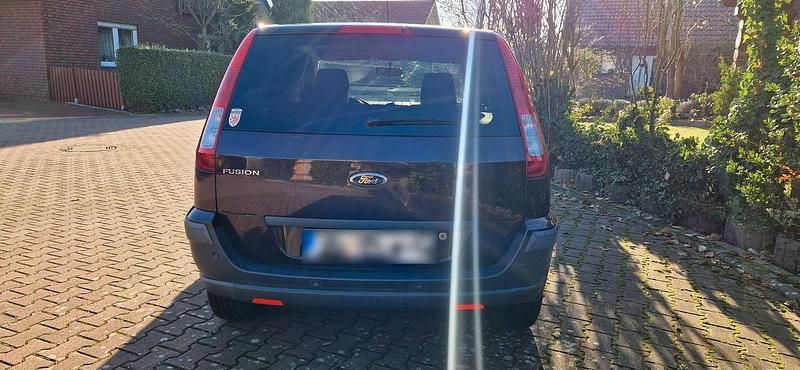 Gebraucht Ford Fusion 101 PS (74 kW) 2011 Violet Kleinwagen