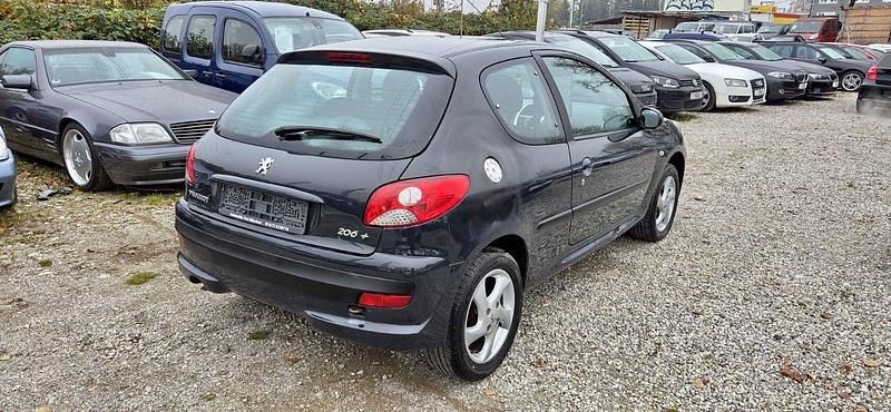 Gebraucht Peugeot 206+ Basis 60 PS (44 kW) 2011 Grau Kleinwagen