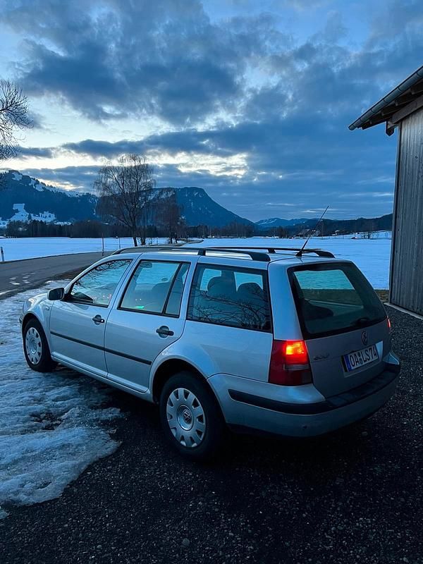 Gebraucht VW Golf IV 101 PS (74 kW) 2005 Silber Kombi
