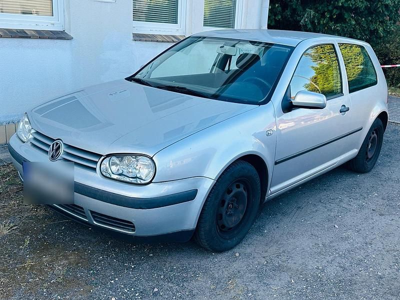 Silber Gebraucht 2001 VW Golf IV Kleinwagen | 550 € (Superpreis) - Bild 1/4