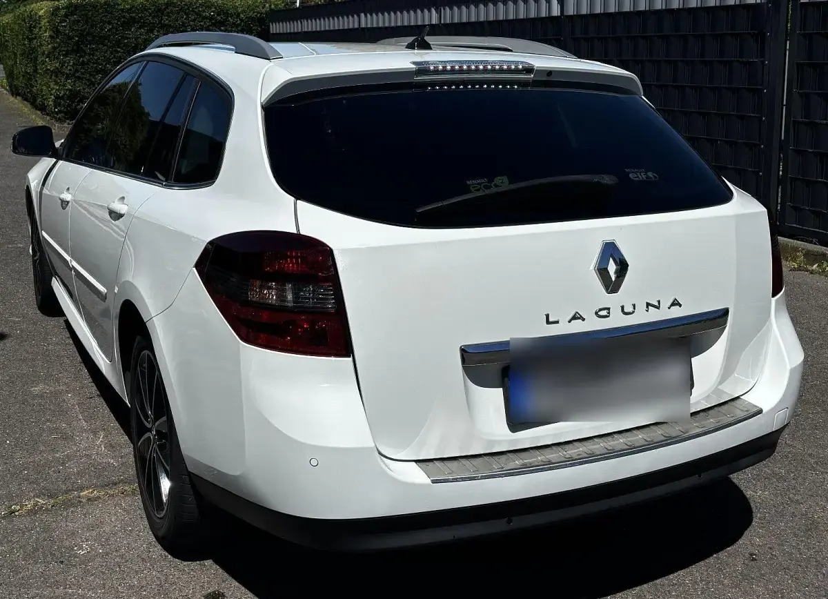 Gebraucht Renault Laguna III 110 PS (80 kW) 2013 Weiß Kombi