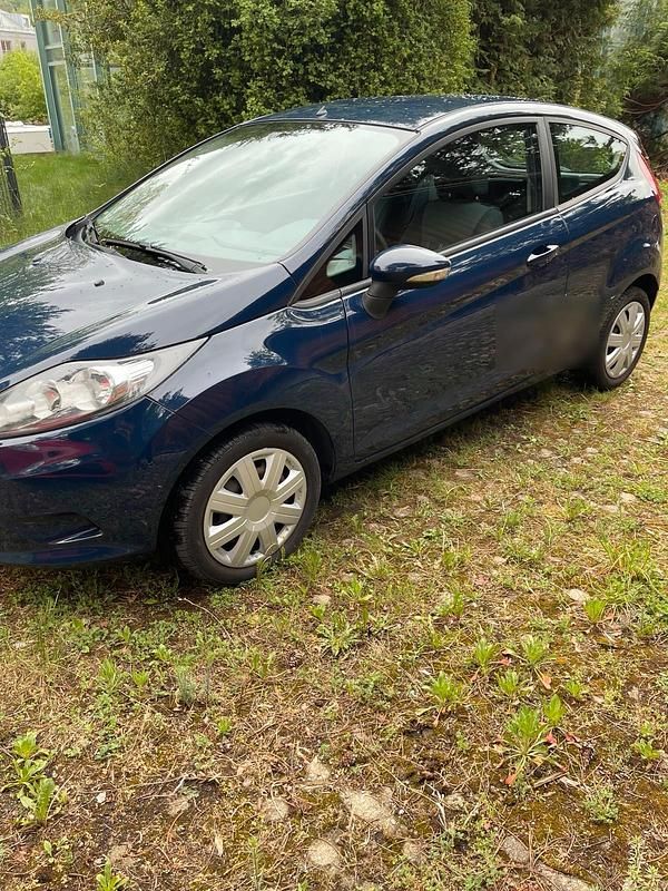 Blau Gebraucht 2009 Ford Fiesta Ambiente Kleinwagen | 1.600 € (Guter Preis) - Bild 1/4