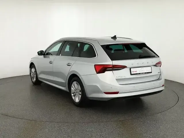 Gebraucht Skoda Octavia 110 PS (80 kW) 2024 Grau Kombi