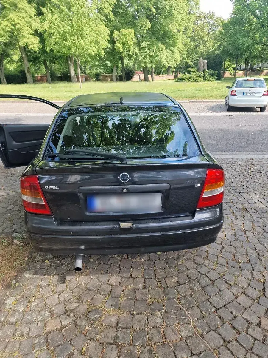 Gebraucht Opel Astra 75 PS (55 kW) 2000 Schwarz Coupé