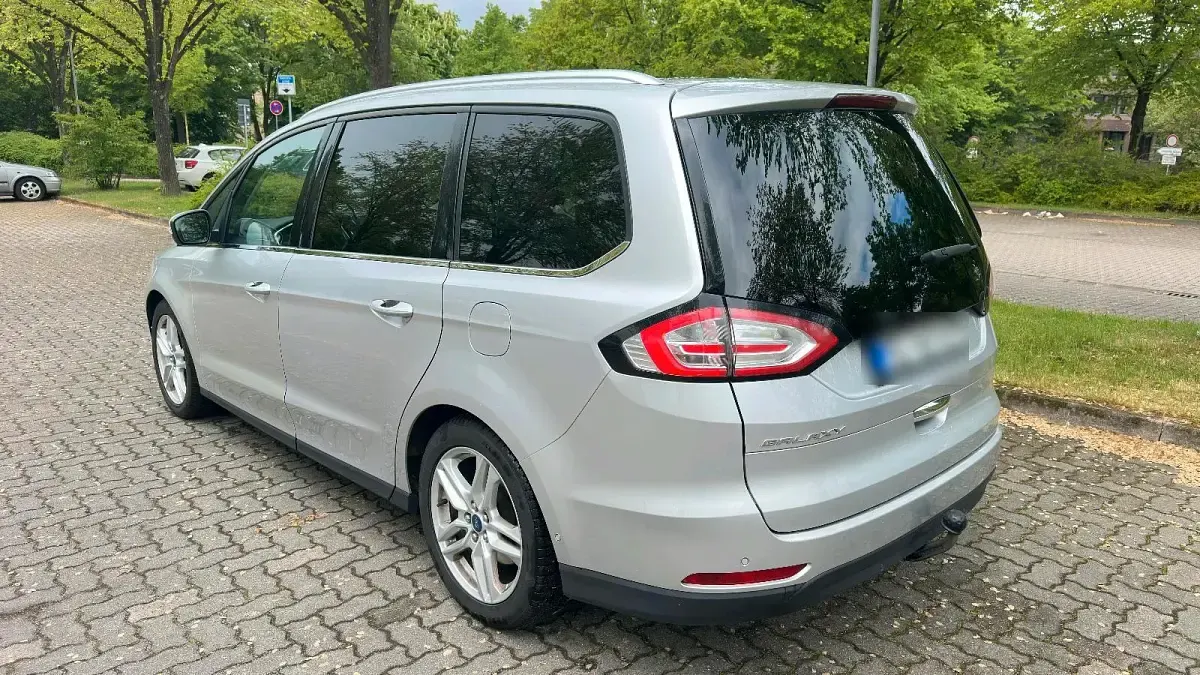 Gebraucht Ford Galaxy 180 PS (132 kW) 2015 Silber Van / Kleinbus