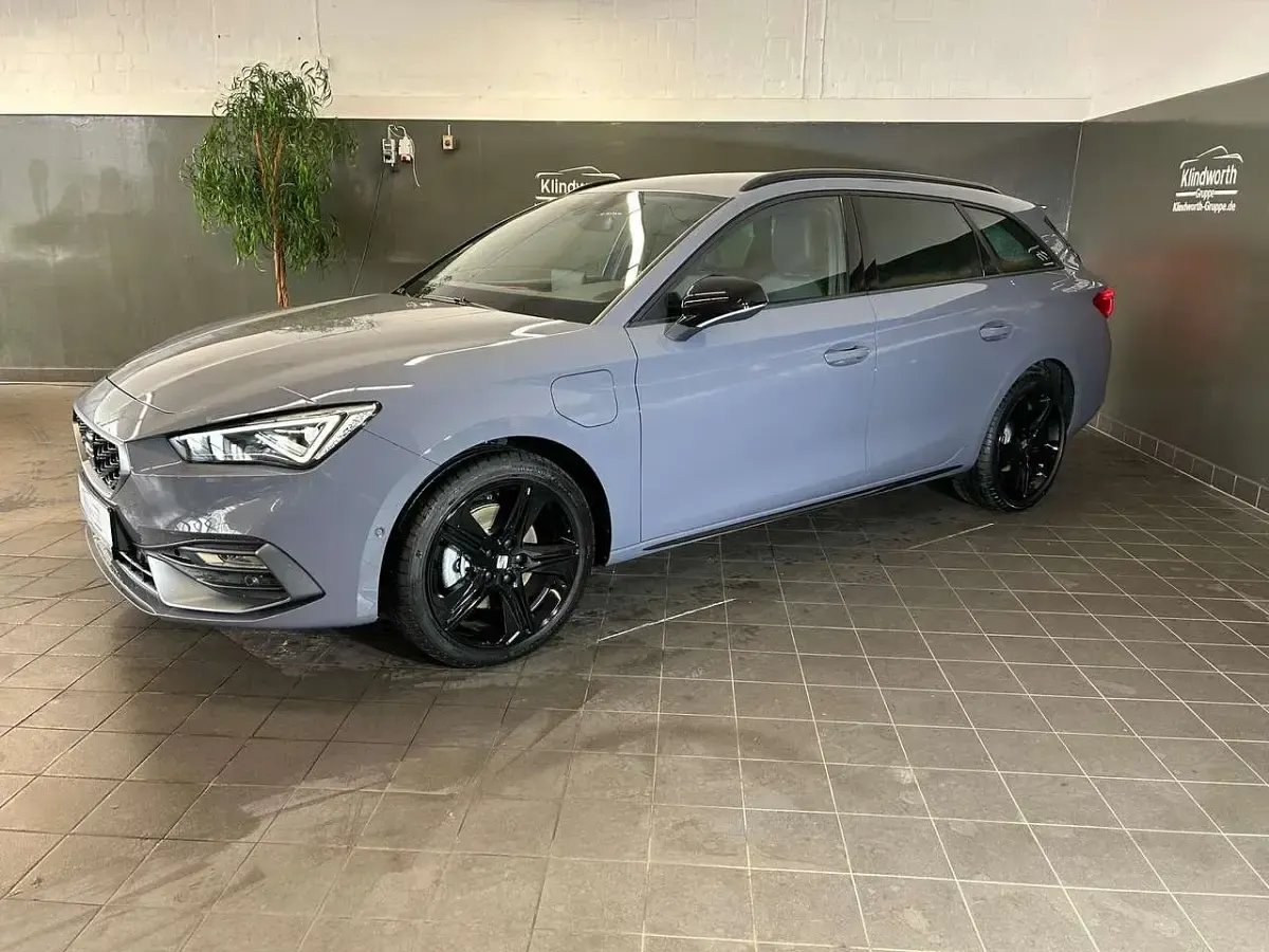 Gebraucht Seat Leon ST Black Edition 204 PS (150 kW) 2025 Grau Kombi