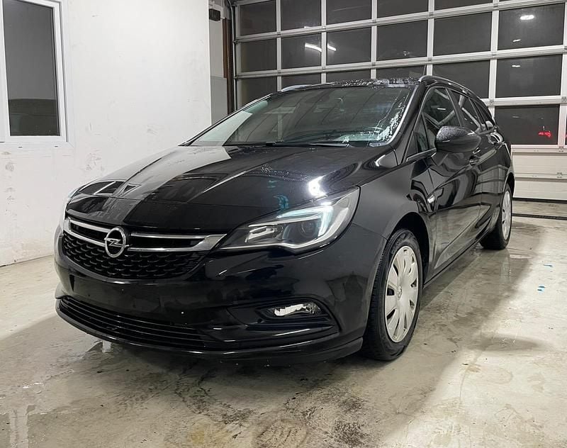 Schwarz Gebraucht 2018 Opel Astra Kombi | 5.900 € (Superpreis) - Bild 1/4