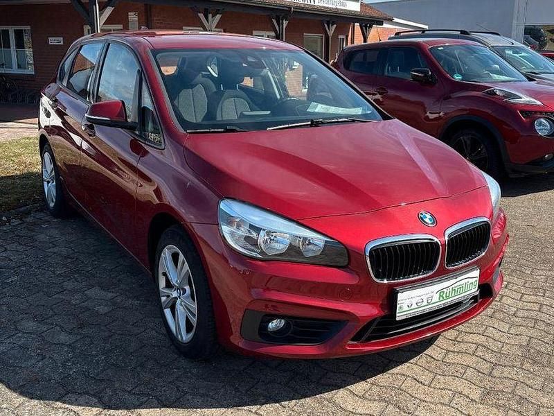 Gebraucht BMW 220 Active Tourer Advantage 192 PS (141 kW) 2017 Rot Van / Kleinbus
