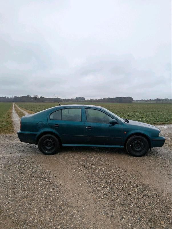 Gebraucht Skoda Octavia 75 PS (55 kW) 1998 Grün Limousine