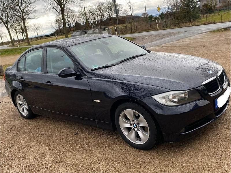 Gebraucht BMW 318 143 PS (105 kW) 2008 Schwarz Limousine