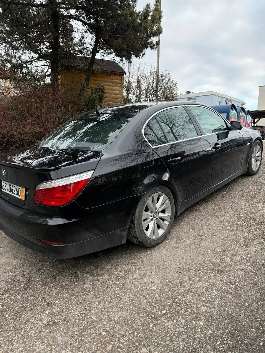 Gebraucht BMW 523 190 PS (139 kW) 2008 Schwarz Limousine