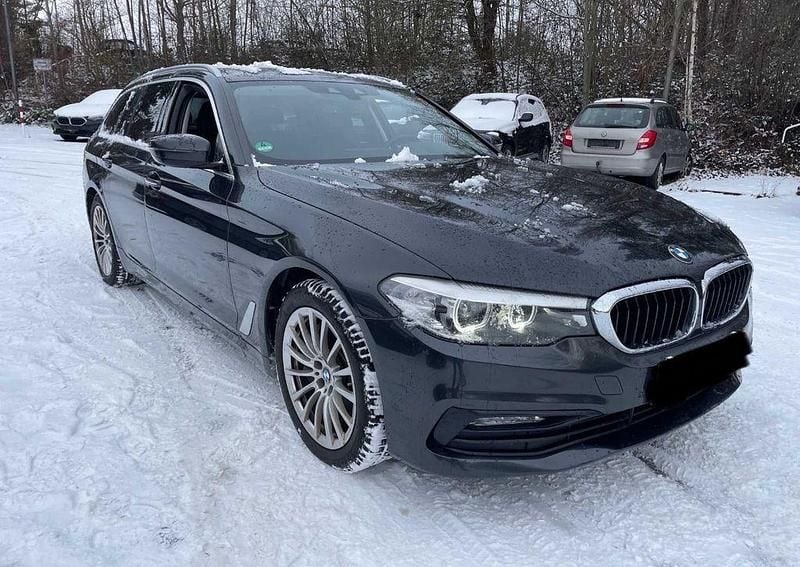 Grau Gebraucht 2017 BMW 540 Sport Line Limousine | 19.770 € (Superpreis) - Bild 1/4