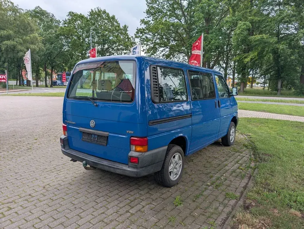 Gebraucht VW Multivan 102 PS (75 kW) 2001 Blau Van / Kleinbus