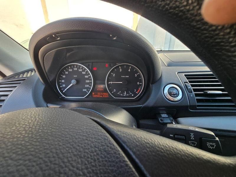 Gebraucht BMW 116 122 PS (89 kW) 2011 Weiß Kleinwagen