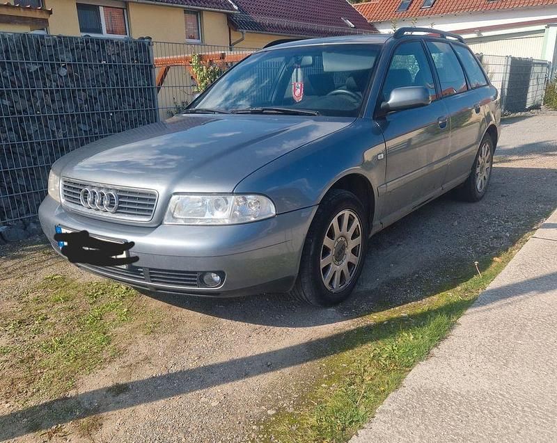 Grau Gebraucht 2001 Audi A4 Kombi | 1.990 € (Fairer Preis) - Bild 1/4