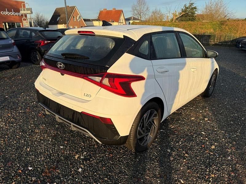 Neu Hyundai i20 Trend 90 PS (66 kW) 2025 Weiß Limousine