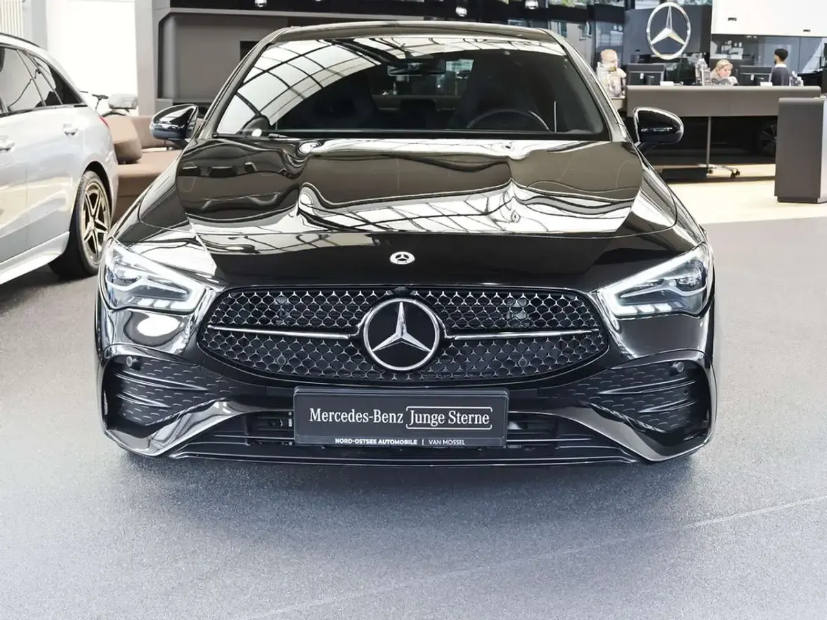 Gebraucht Mercedes CLA200 AMG 163 PS (119 kW) 2025 Schwarz Coupé
