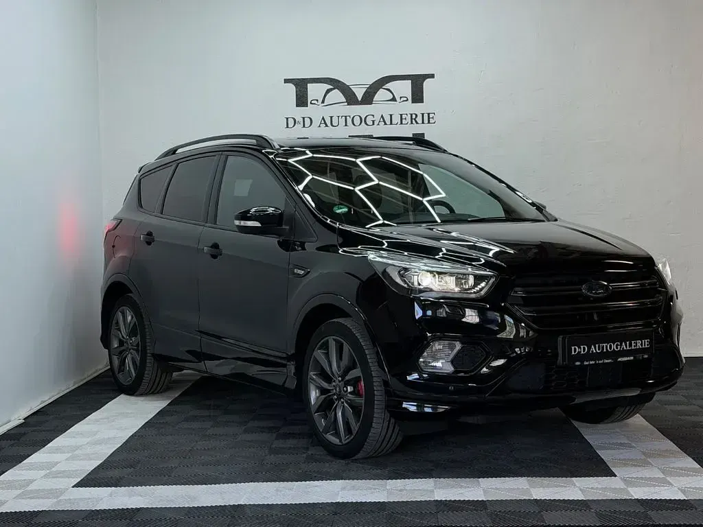 Gebraucht Ford Kuga ST-Line 175 PS (128 kW) 2019 Schwarz SUV