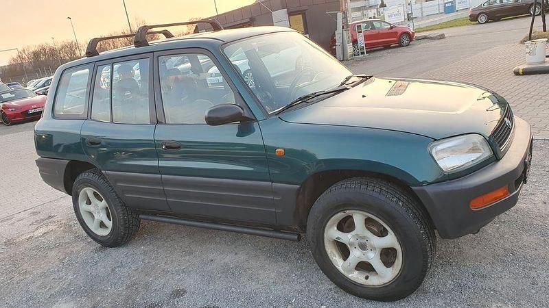 Gebraucht Toyota RAV4 129 PS (94 kW) 1996 Grün SUV