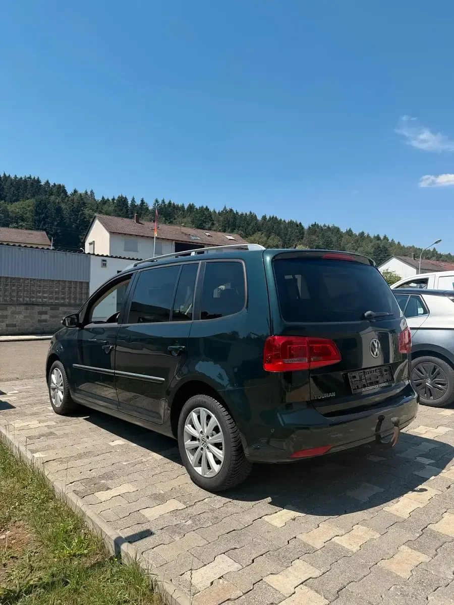 Gebraucht VW Touran Highline 140 PS (102 kW) 2011 Grün Van / Kleinbus
