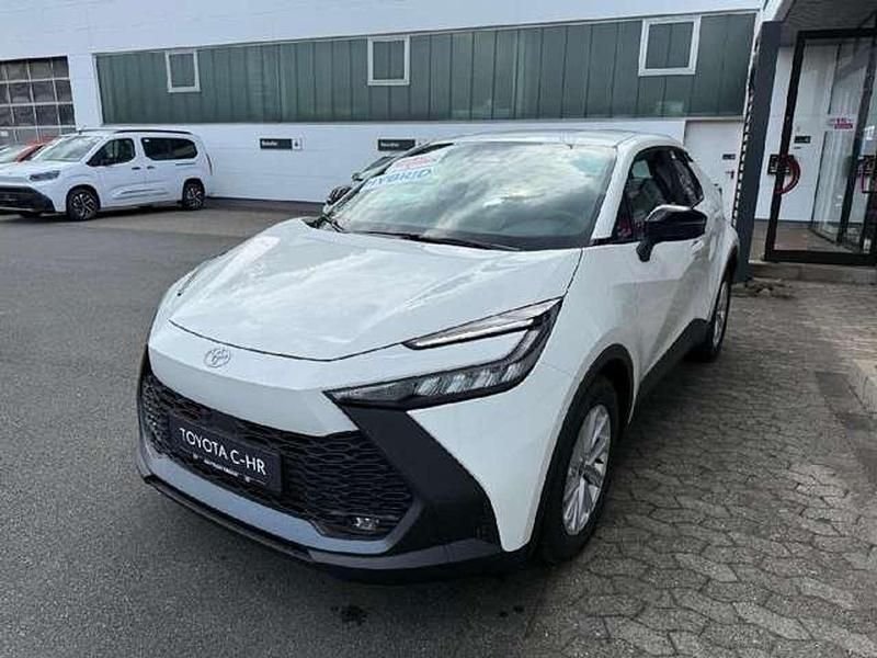 Neu Toyota C-HR Business Edition 140 PS (102 kW) 2025 Weiß SUV