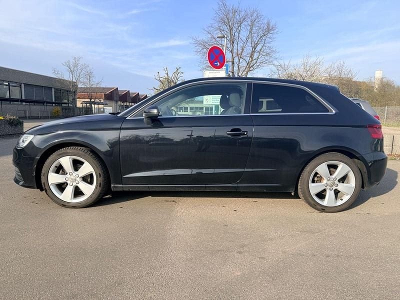 Gebraucht Audi A3 Ambition 140 PS (102 kW) 2014 Schwarz Limousine