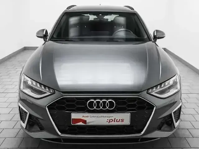 Używany Audi A4 S-Line 204 KM (150 kW) 2022 Szary Kombi