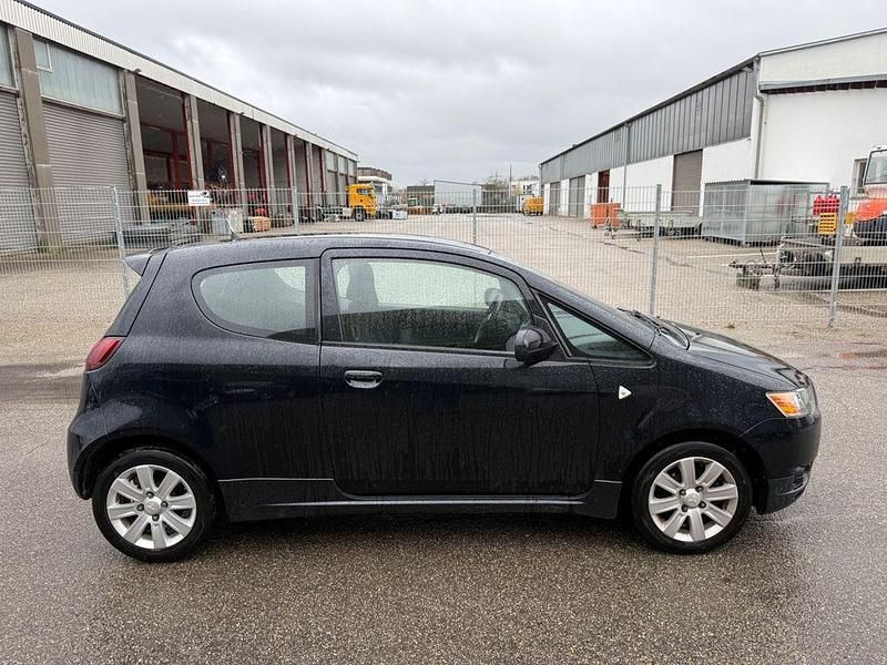 Gebraucht Mitsubishi Colt 95 PS (69 kW) 2013 Schwarz Kleinwagen