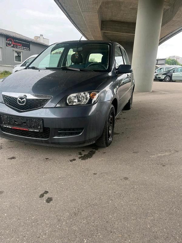 Grau Gebraucht 2004 Mazda 2 Kleinwagen | 1.300 € (Guter Preis) - Bild 1/4