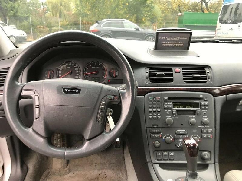 Second-hand Volvo S80 196 CP (144 kW) 2002 Argintiu Berlinǎ