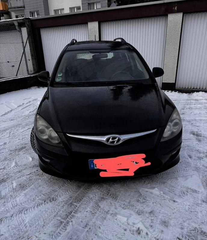 Schwarz Gebraucht 2010 Hyundai i30 Classic Kombi | 1.999 € (Superpreis) - Bild 1/4