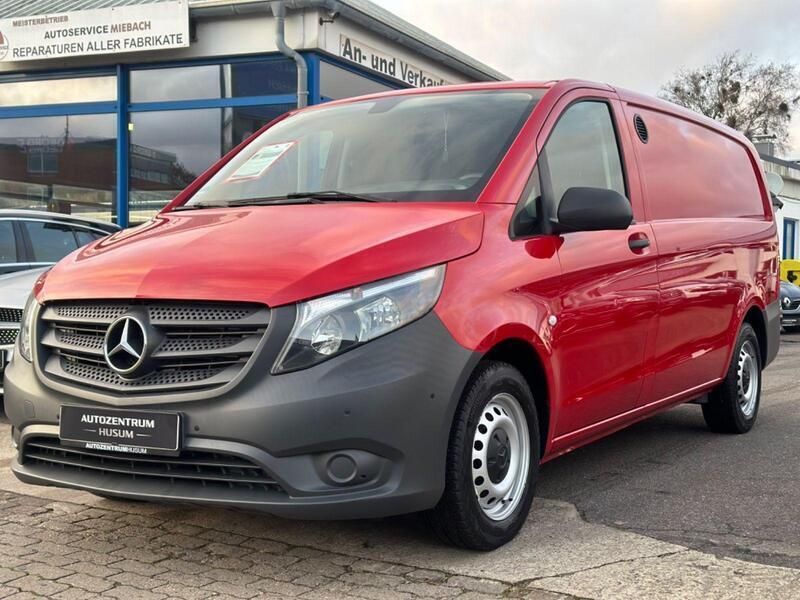 Rot Gebraucht 2017 Mercedes Vito Van / Kleinbus | 14.990 € (Guter Preis) - Bild 1/2