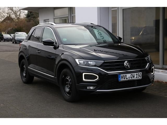 Deep black perleffekt Gebraucht 2022 VW T-Roc Active SUV | 26.970 € (Teuer) - Bild 1/4