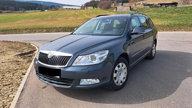 Gebraucht Skoda Octavia 160 PS (117 kW) 2008 Blau Kombi