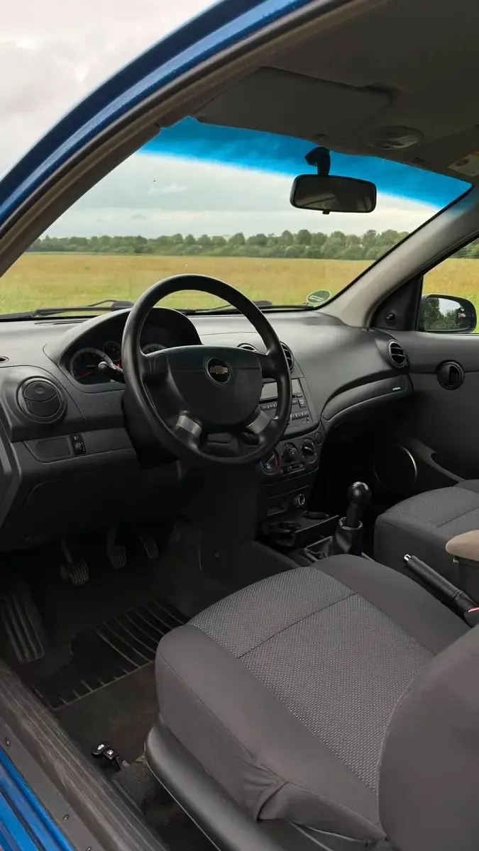 Gebraucht Chevrolet Aveo 84 PS (61 kW) 2010 Blau Kleinwagen