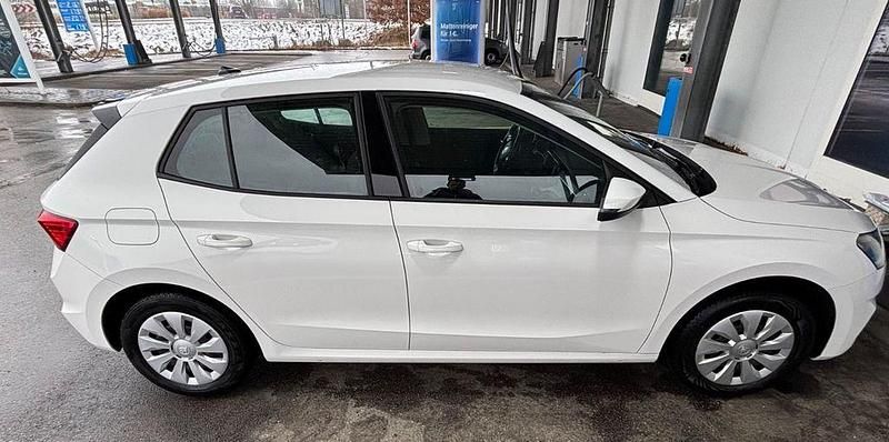 Gebraucht Skoda Fabia Selection 80 PS (58 kW) 2023 Weiß Kleinwagen