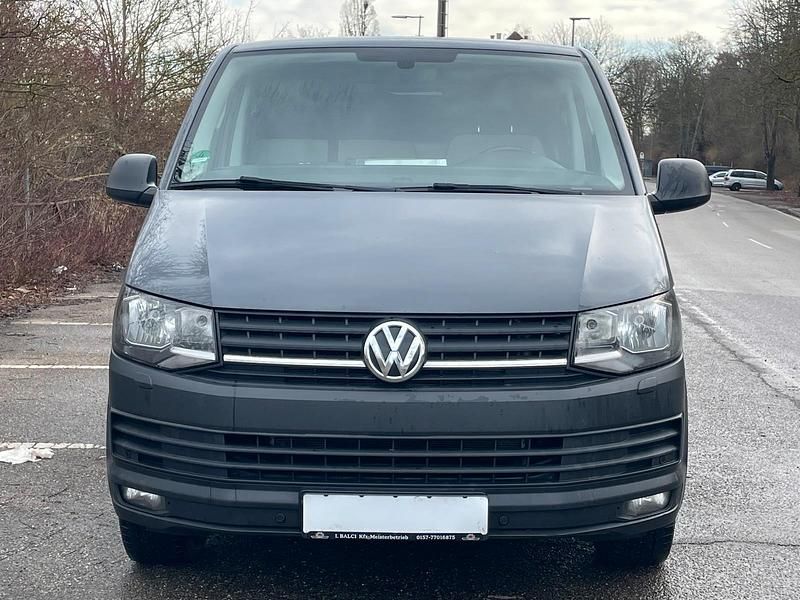 Gebraucht VW Transporter 150 PS (110 kW) 2016 Grau Van
