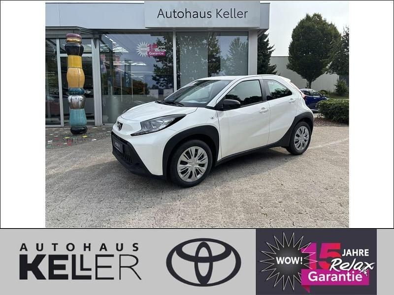 Schneeweiß Neu 2025 Toyota Aygo Business Edition Kleinwagen | 18.360 € - Bild 1/4
