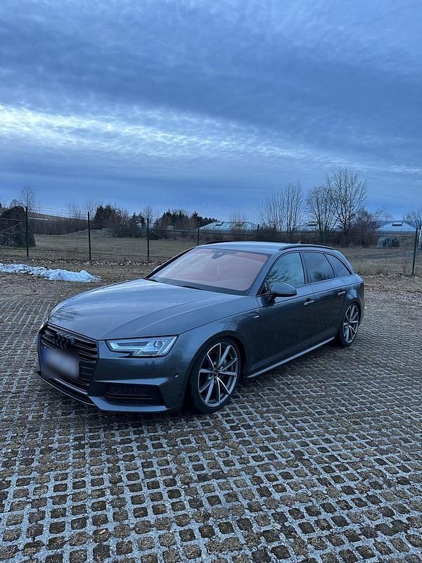 Second-hand Audi A4 S-Line 190 CP (139 kW) 2017 Gri Break