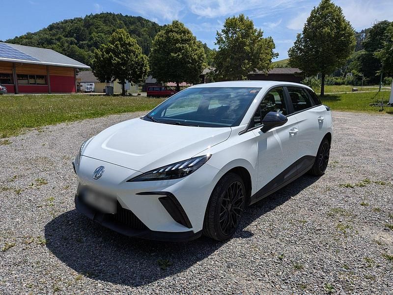 Weiß Gebraucht 2022 MG MG4 EV Kleinwagen | 14.999 € (Guter Preis) - Bild 1/4