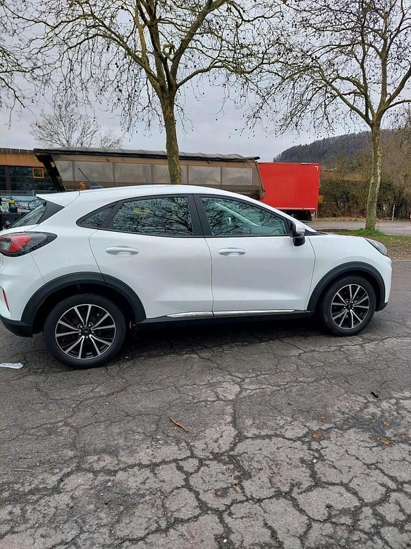 Gebraucht Ford Puma Titanium 125 PS (91 kW) 2020 Weiß SUV