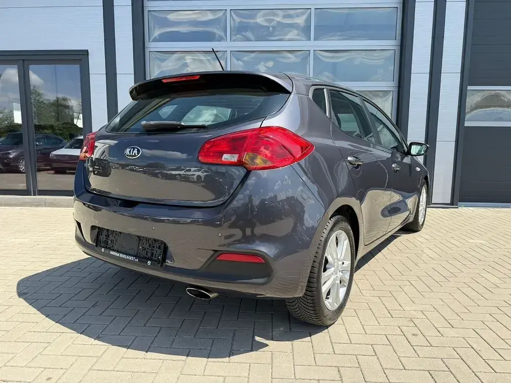 Gebraucht Kia Ceed Edition 7 135 PS (99 kW) 2012 Dark gun metal Kleinwagen