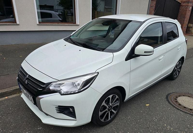 Gebraucht Mitsubishi Space Star Top 71 PS (52 kW) 2022 Weiß Limousine