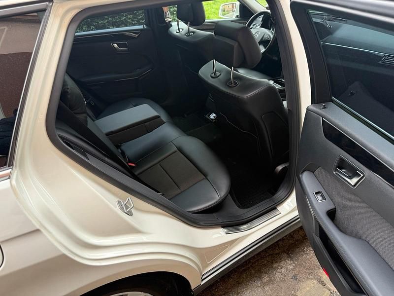 Gebraucht Mercedes 220 Avantgarde 170 PS (125 kW) 2011 Weiß Kombi