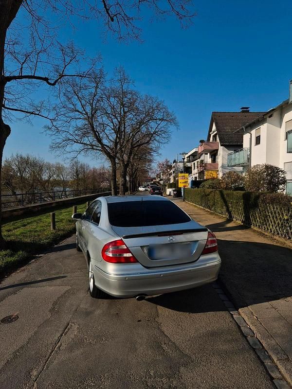 Gebraucht Mercedes CLK320 218 PS (160 kW) 2002 Silber Coupé