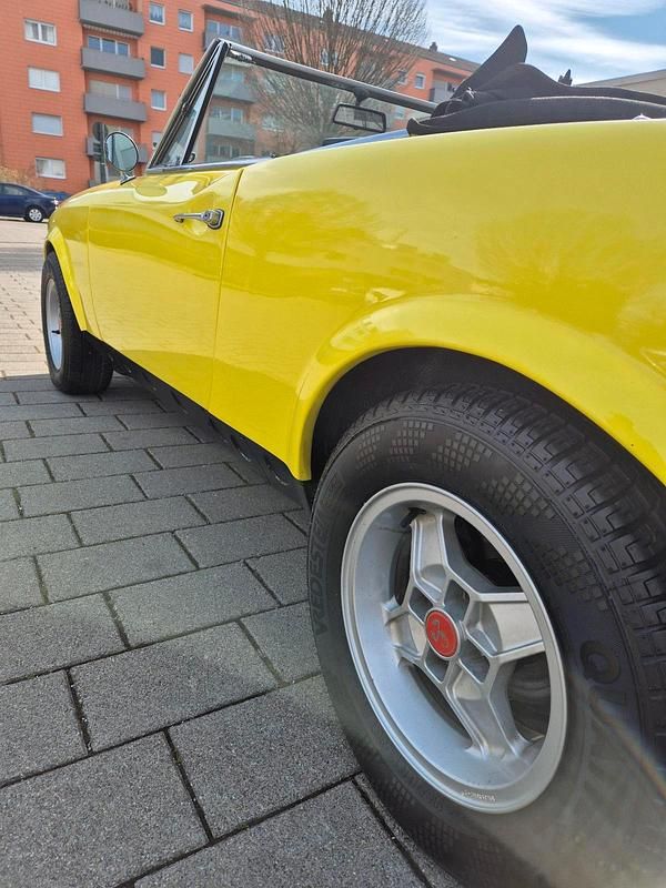 Gebraucht Fiat 124 105 PS (77 kW) 1977 Gelb Cabrio