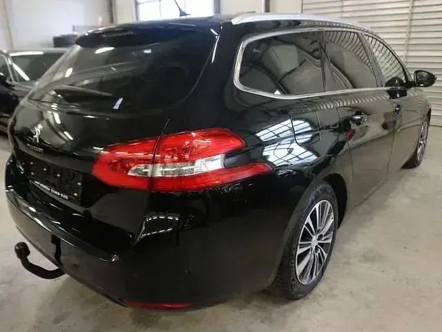 Gebraucht Peugeot 308 SW Allure 131 PS (96 kW) 2021 Schwarz Kombi