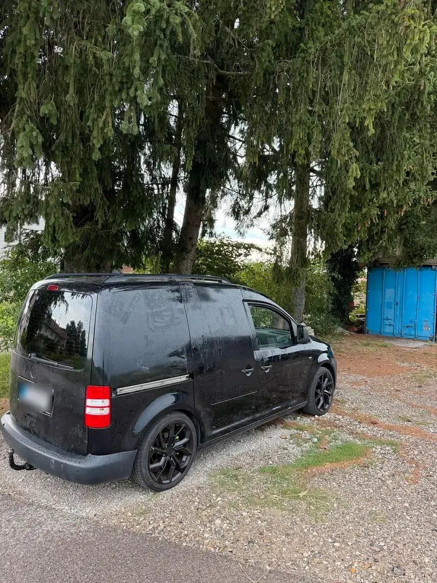 Gebraucht VW Caddy 108 PS (79 kW) 2013 Schwarz Van / Kleinbus